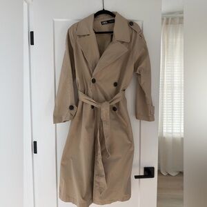 Zara Women's Tan Trench Coat with Belt